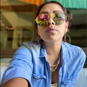 Meet your Posher, Paola